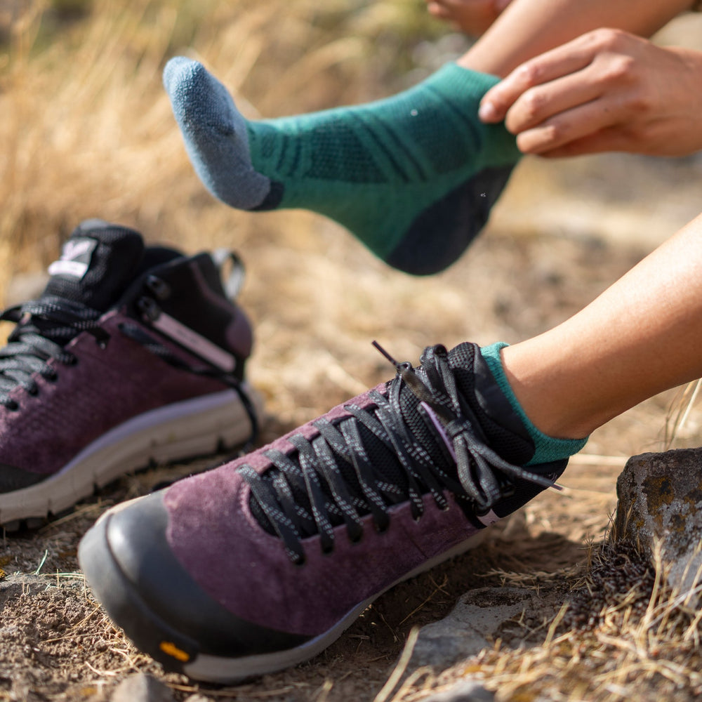 Women's Free Hiker Lightweight Ankle Hiking Sock Black Small - Fox River