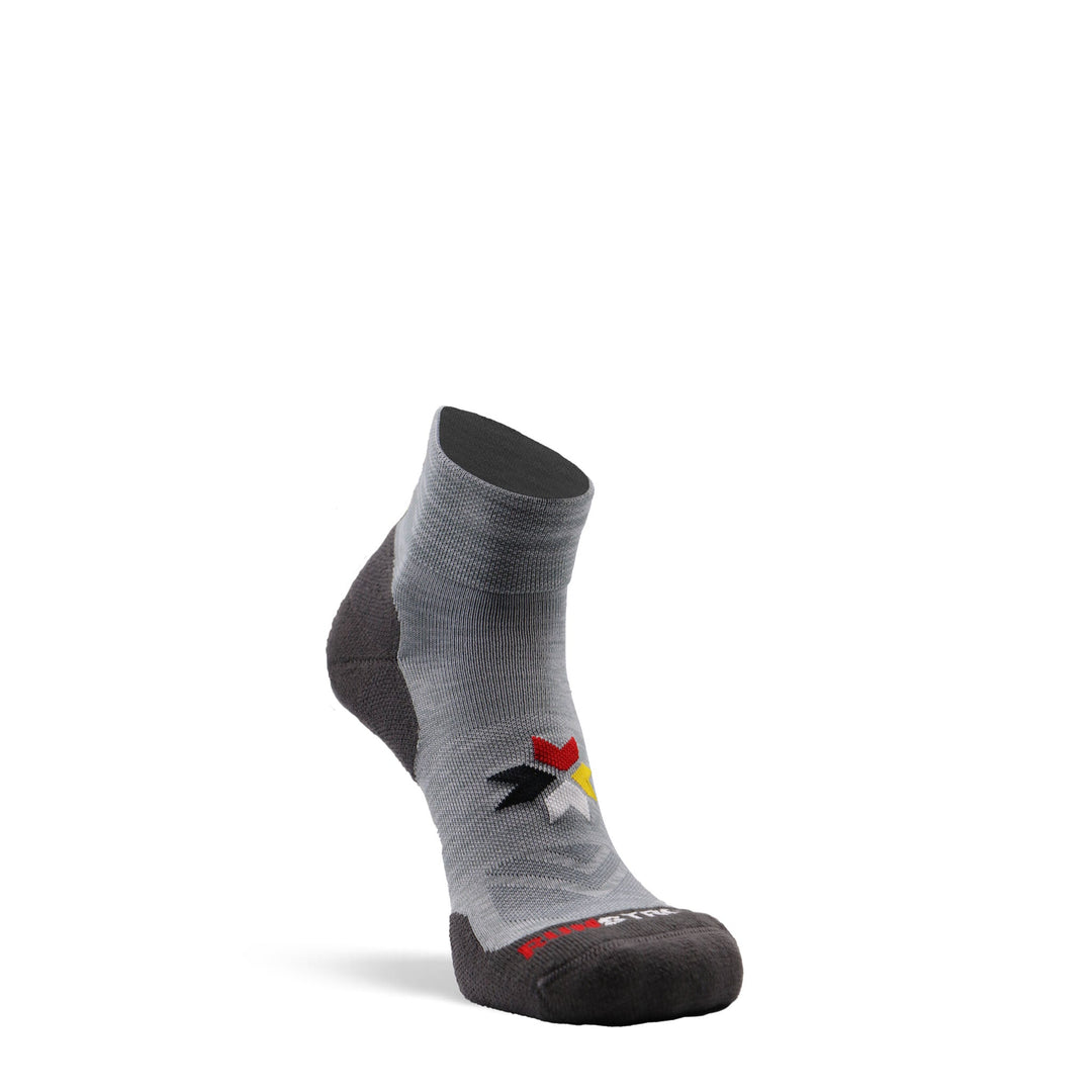 Inyanka Medium Weight Quarter Crew Running Sock Grey Small - Fox River